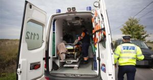 Tragedie în această dimineață pe DN6! Un tânăr a ajuns de urgență la spital după un accident violent în Timiș