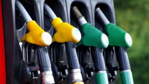 Ora la care trebuie să alimentezi ca să ieși mai ieftin! Trucul pe care puțini șoferi români îl cunosc pentru a economisi