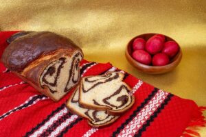 Ce conține, de fapt, cozonacul din Auchan. Detaliul de pe etichetă la care românii trebuie să fie atenți înainte să cumpere