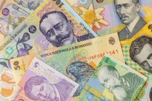 Bani pe card pentru acești români! Cine sunt beneficiarii care primesc 200 de lei, condiția e simplă
