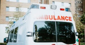 Greșeala uriașă pe care o fac mulți români la curățenie! Un bărbat a ajuns de urgență la spital din cauza acestui amestec