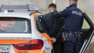 Filmări de necrezut în Elveția! Ce a făcut un hoț român după ce a fost încolțit de poliție