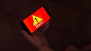 Adio, facturi uriașe? Românii vor primi mesaje tip RO-Alert pe telefon când consumă prea mult curent! Decizia ANRE