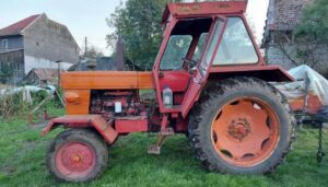 Beat criță și fără permis la volanul unui tractor! Ce a pățit un tânăr din Sibiu după ce a provocat un accident