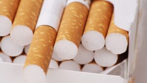 Veste proastă pentru milioane de români! Cât a ajuns să coste un pachet de ţigări după a treia scumpire din acest an