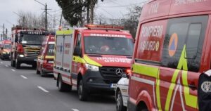 Haos în București! Un șofer a lovit intenționat o altă mașină de trei ori. Iubita pasagerului a ajuns la spital