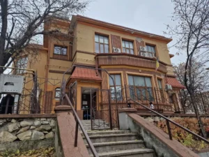 Bani pe card înainte de Paște! Anunțul momentului de la Casa de Pensii: Cine primește până la 1.000 de lei în plus!