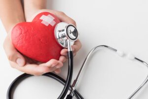 Ce să faci seara ca să ai o inimă de fier. Greșeala pe care o fac mulți români înainte de culcare