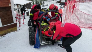 Momente de panică în Ceahlău! Salvamontiștii au intervenit de urgență după ce doi turiști au fost la un pas de tragedie