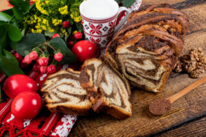 Secretul cozonacului care se desface fâșii! Ingredientul banal pe care trebuie să îl pui în aluat pentru Paște