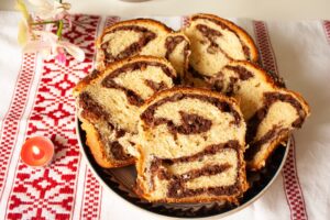 Cât îngrașă, de fapt, o singură felie de cozonac! Detaliul care îți strică dieta de Paște…