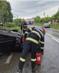 Accident grav în Bacău. Cinci persoane, printre care doi minori, au ajuns la spital