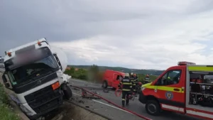 Un bărbat a murit după ce mașina sa a intrat într-o cisternă. Cine este bărbatul