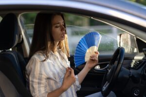 Cum să răcorești mașina în câteva secunde! Trucul genial pe care orice șofer trebuie să-l știe pe caniculă