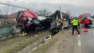 Tragedie pe centură. Un șofer a murit după impactul violent cu o cisternă