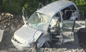 Final cumplit pentru o tânără de 35 de ani la Polovragi! Ce s-a întâmplat după ce mașina a lovit un parapet de beton