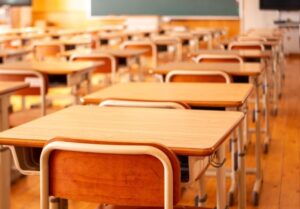 Doliu într-o școală din România: un elev de 15 ani s-a stins sub privirile colegilor, chiar în timpul pauzei