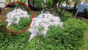 A crezut că scapă, dar a plătit scump! Gestul făcut de un piteștean pe stradă care i-a golit imediat buzunarele
