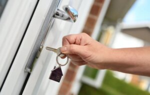 Veste uriașă pentru tinerii sub 35 de ani! Regulile se schimbă la achiziția primei locuințe: TVA redus la 11%