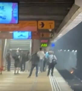 BREAKING! Incendiu la metrou în București. Stația Obor, evacuată de urgență