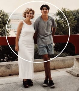 Maurice Munteanu, de nerecunoscut într-o fotografie rară din adolescență. Detaliul emoționant despre mama sa care a surprins pe toată lumea