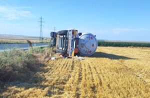 Panică pe șosea! Cisternă cu GPL răsturnată între Săcele și Istria. Circulația a fost blocată complet