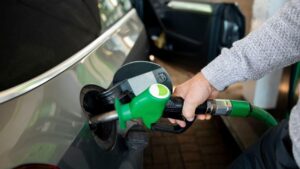 Vești proaste pentru șoferi! Motorina se scumpește de la 1 iulie: iată câți bani în plus vei plăti la pompă