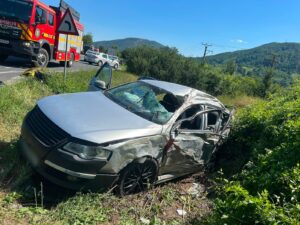 Destin curmat la doar 24 de ani! O tânără a murit după ce mașina în care se afla s-a izbit violent de un TIR