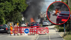 Clipe de coșmar în Argeș! O mașină a luat foc după impact. Ce s-a întâmplat cu cei doi copii implicați