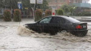 Prăpăd după furtunile violente din România! Oameni evacuați și intervenții de ultimă oră în 7 județe