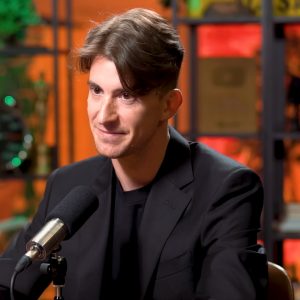 Rareș Cojoc, surprins în ipostaze tandre cu o femeie misterioasă! Cum a reacționat dansatorul de ziua lui