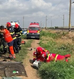 Tragedie cumplită în Ialomița! Mașină spulberată de tren: două femei au murit, doi copii se luptă pentru viață