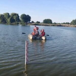 A vrut doar să se răcorească, dar a sfârșit tragic! Un adolescent de 17 ani a murit înecat în râul Cotmeana